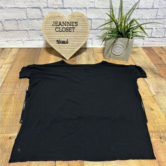 Lululemon My Mantra Short Sleeve
Black - Picture 11 of 16